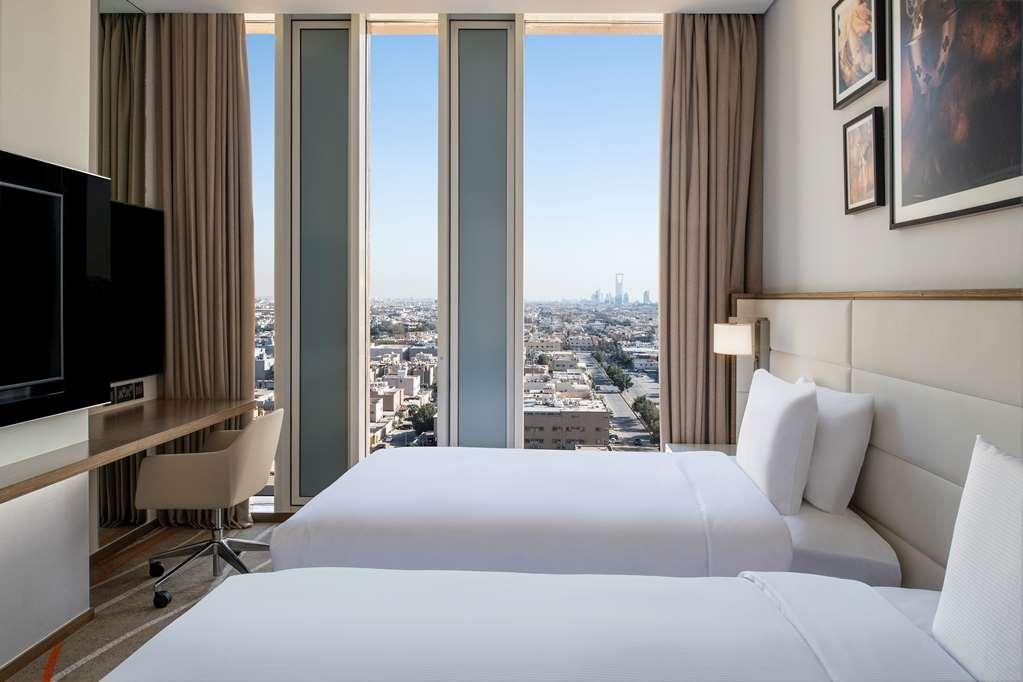 Doubletree Suites By Hilton - Riyadh Financial District Ruang foto