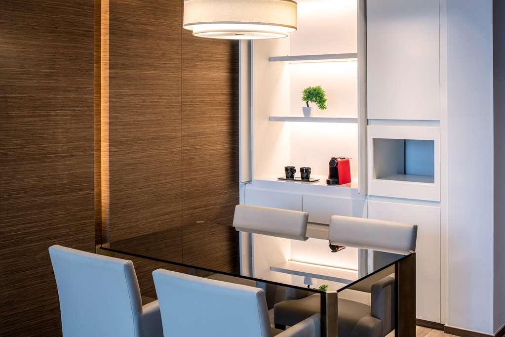 Doubletree Suites By Hilton - Riyadh Financial District Ruang foto