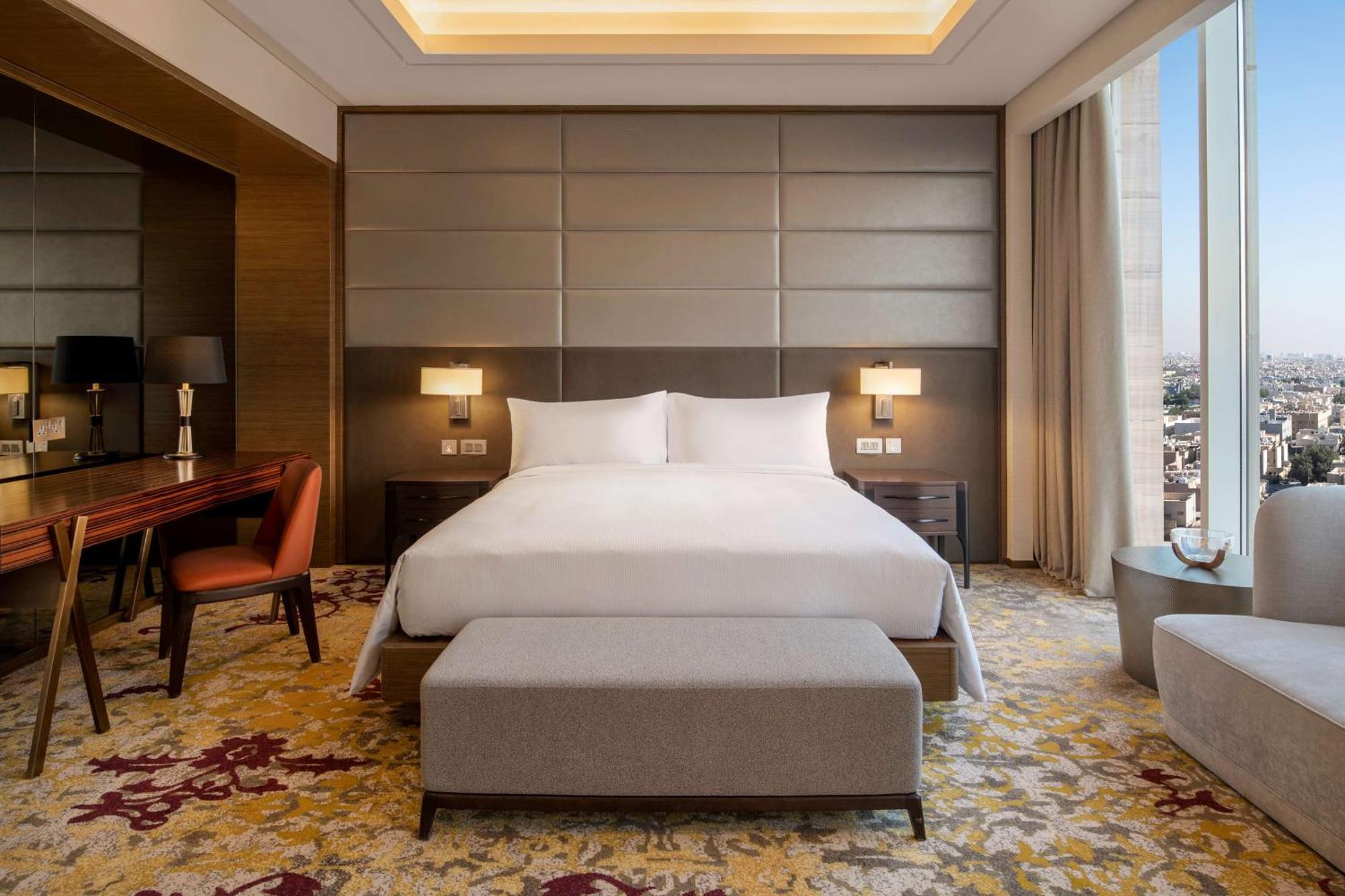 Doubletree Suites By Hilton - Riyadh Financial District Bagian luar foto