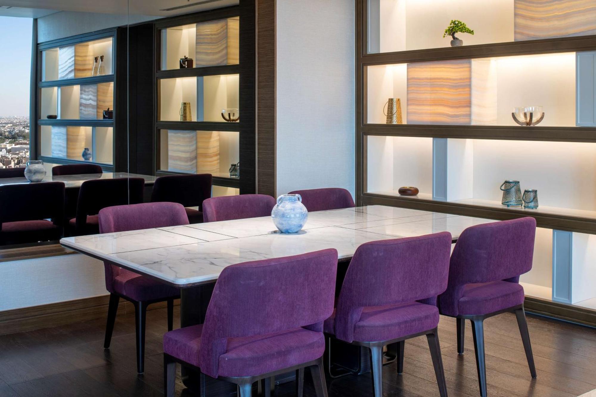 Doubletree Suites By Hilton - Riyadh Financial District Bagian luar foto