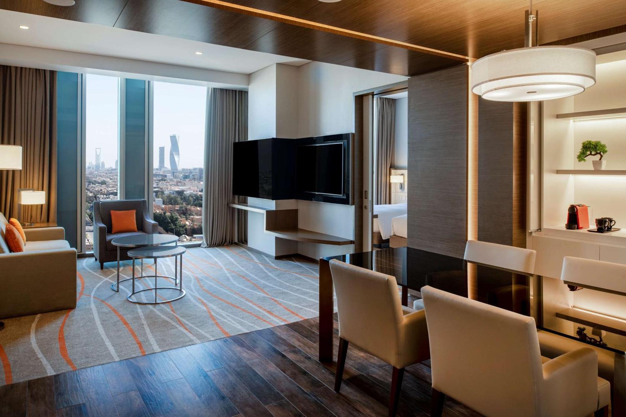 Doubletree Suites By Hilton - Riyadh Financial District Bagian luar foto