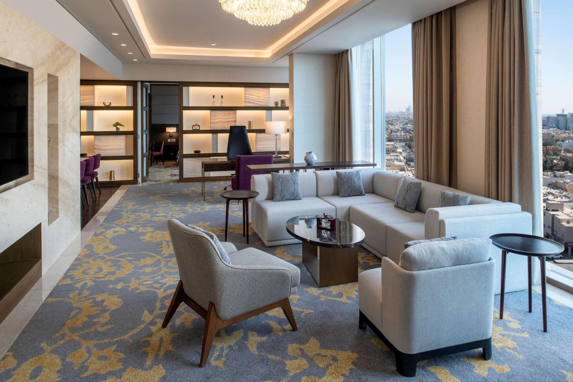Doubletree Suites By Hilton - Riyadh Financial District Bagian luar foto